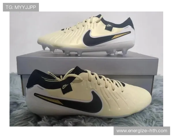 足坛传奇人物以穿烂足球鞋为标志的坚持与拼搏精神分析