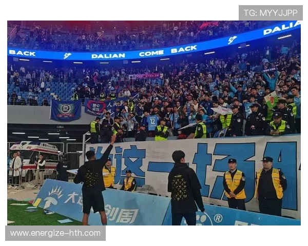 足球初恋球星卡社一店全新开业 热血球迷必访的收藏天堂