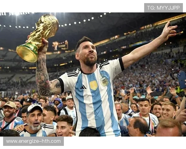 足球历史十大球星盘点：从贝利到梅西谁是最伟大的传奇球员